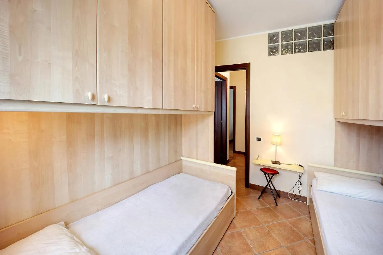 Giosy'S Home Andora 0*,